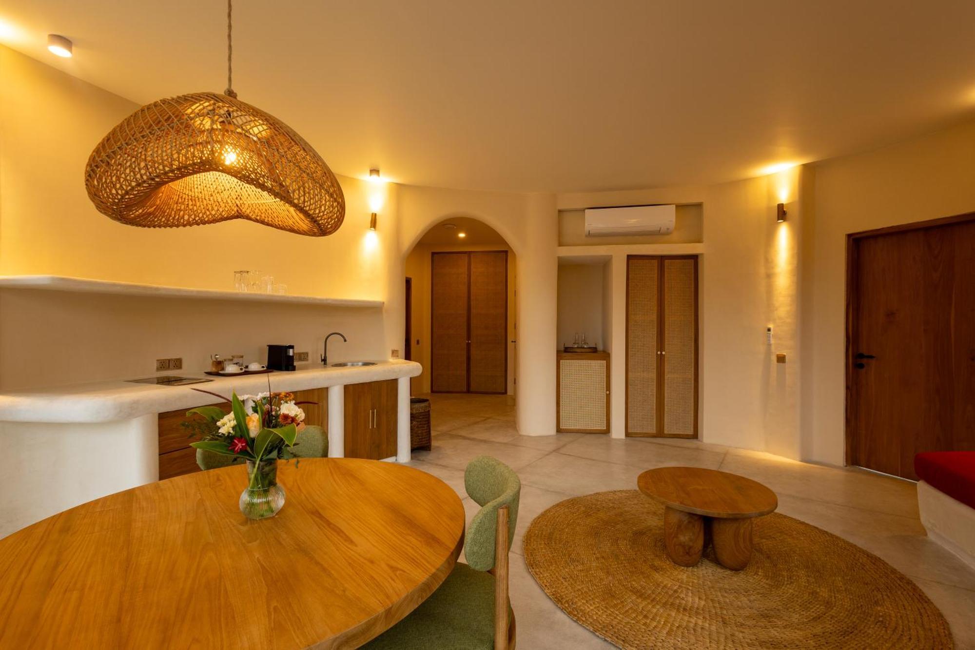 Nuanu Suites & Accommodations Танаг-Лот Екстер'єр фото